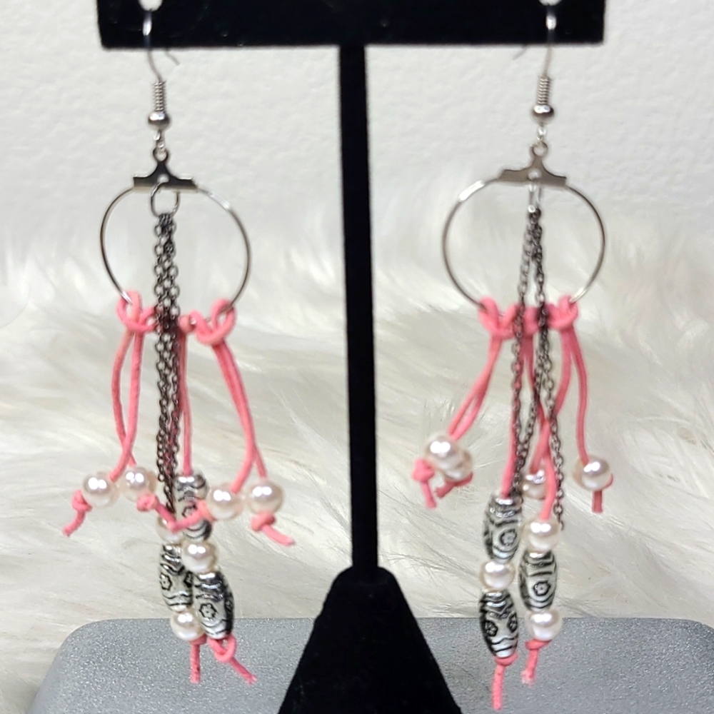 Dream Catcher Earrings Pearls Pink Dangle Handmade Statement Silver Tone New - Picture 4 of 4